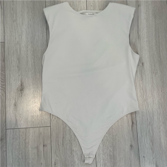 Babaton Aritzia Shoulder Pad Bodysuit - Picture 4 of 9